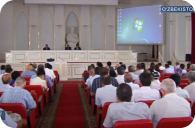 Ўзбекистоннинг энг янги тарихи бўйича дарслик en