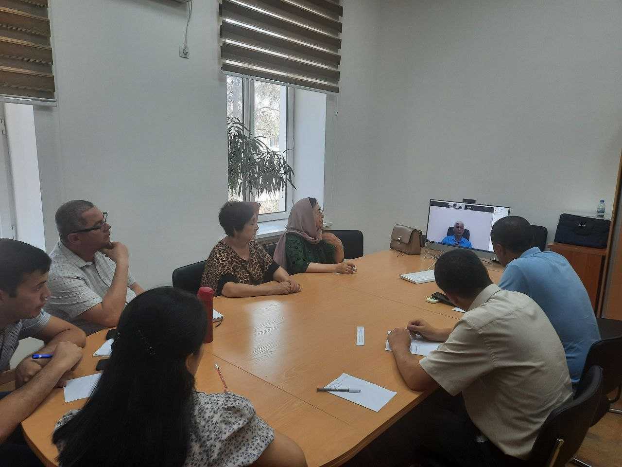 Indiana Universiteti Lektori bilan davra suhbati bo`lib o`tdi