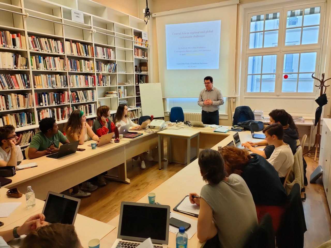 Professor M.A. Raximov Parijning Sarbonna universitetida